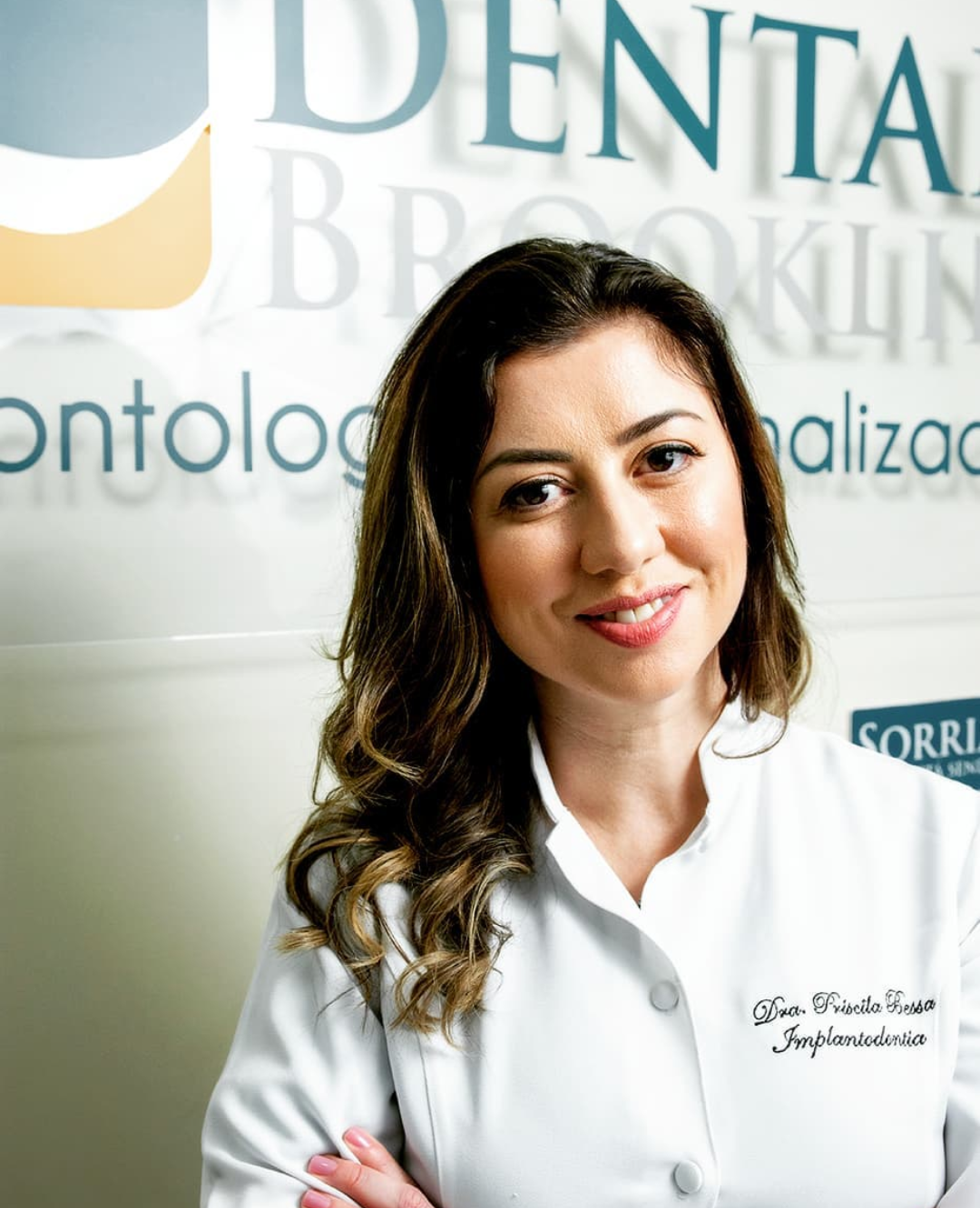 Dra. Priscila Bessa, especialista em implantes dentários no Brooklin SP